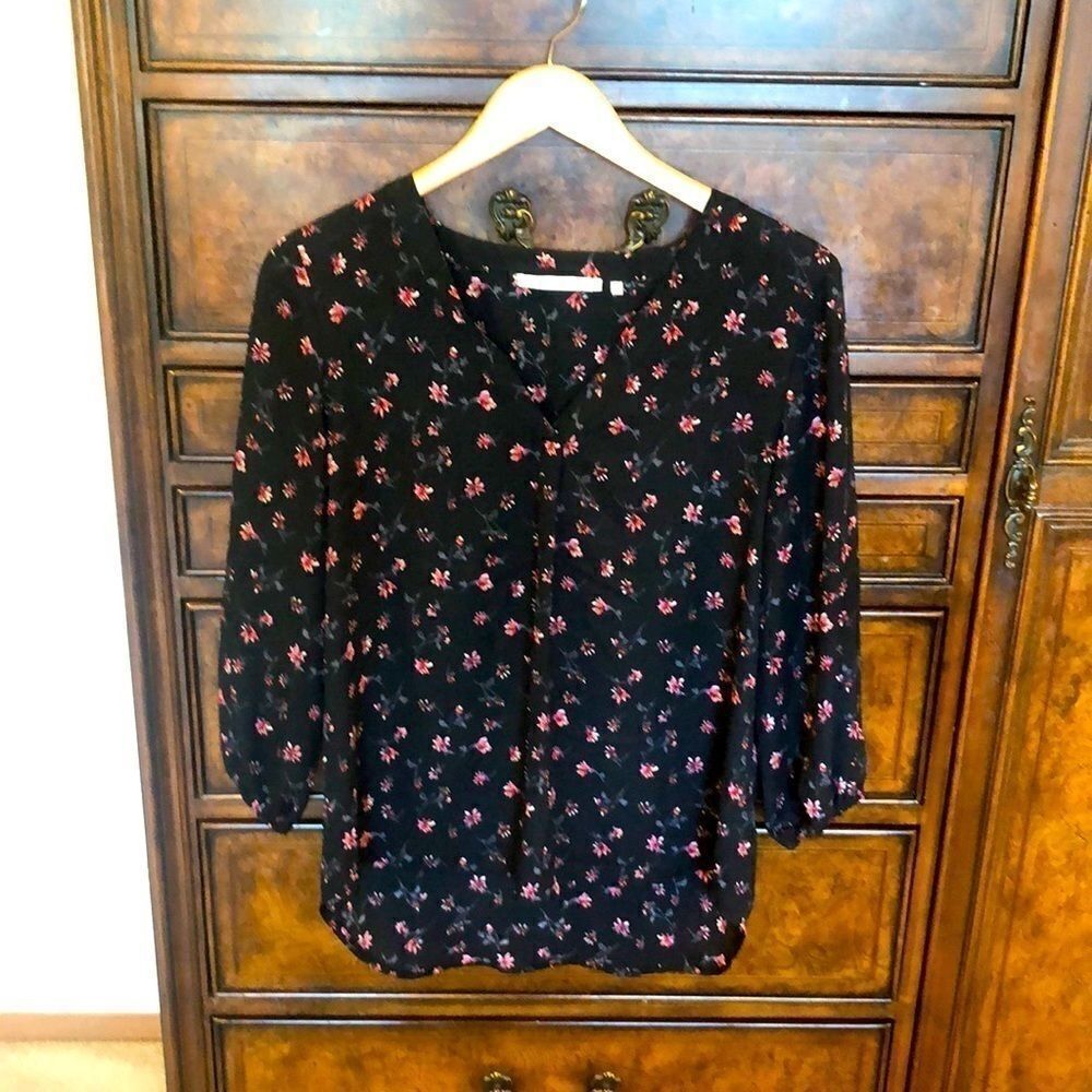 Violet and Claire flower top